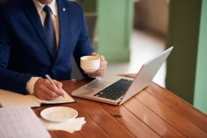 El jefe pedía capuchino… pero quería un latte