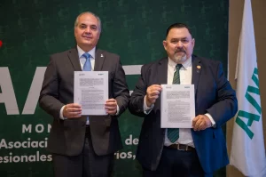 CANACO Monterrey firma un acuerdo de colaboración con AMPI Sección Monterrey