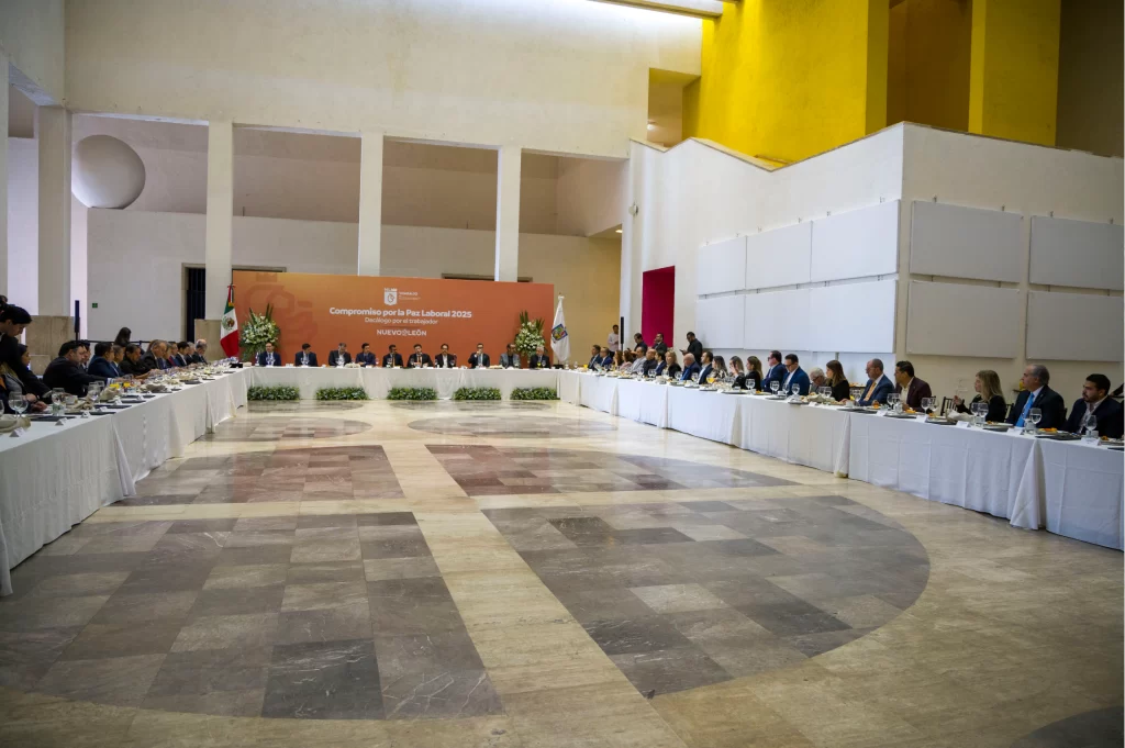 Firma por la paz laboral en Nuevo León CANACO Monterrey